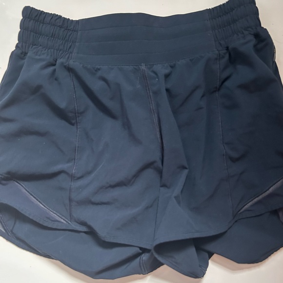 Lululemon hotty hots 4 inch high rise size 2 in navy - Picture 1 of 4